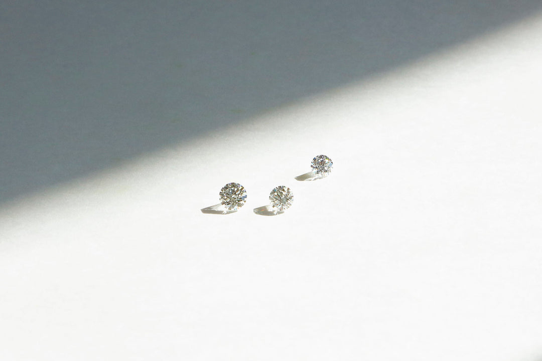 重ねる季節に、静かな光をひとつ  ｜冬の装いに寄り添う eclat