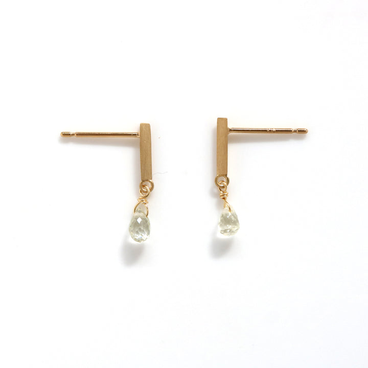 Signature ピアス ホワイトサファイア