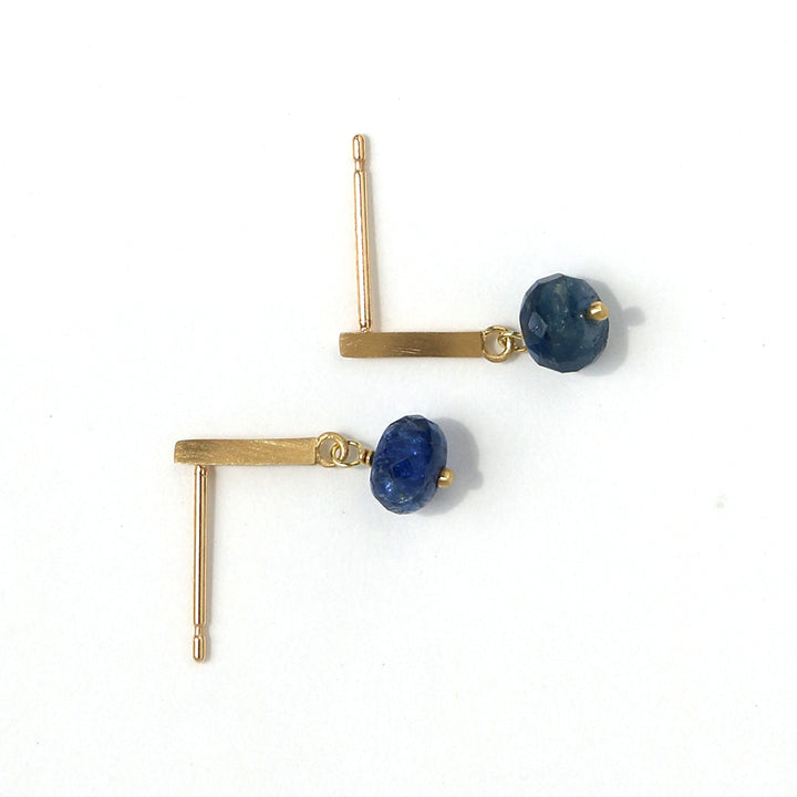 Signature ピアス ブルーサファイア